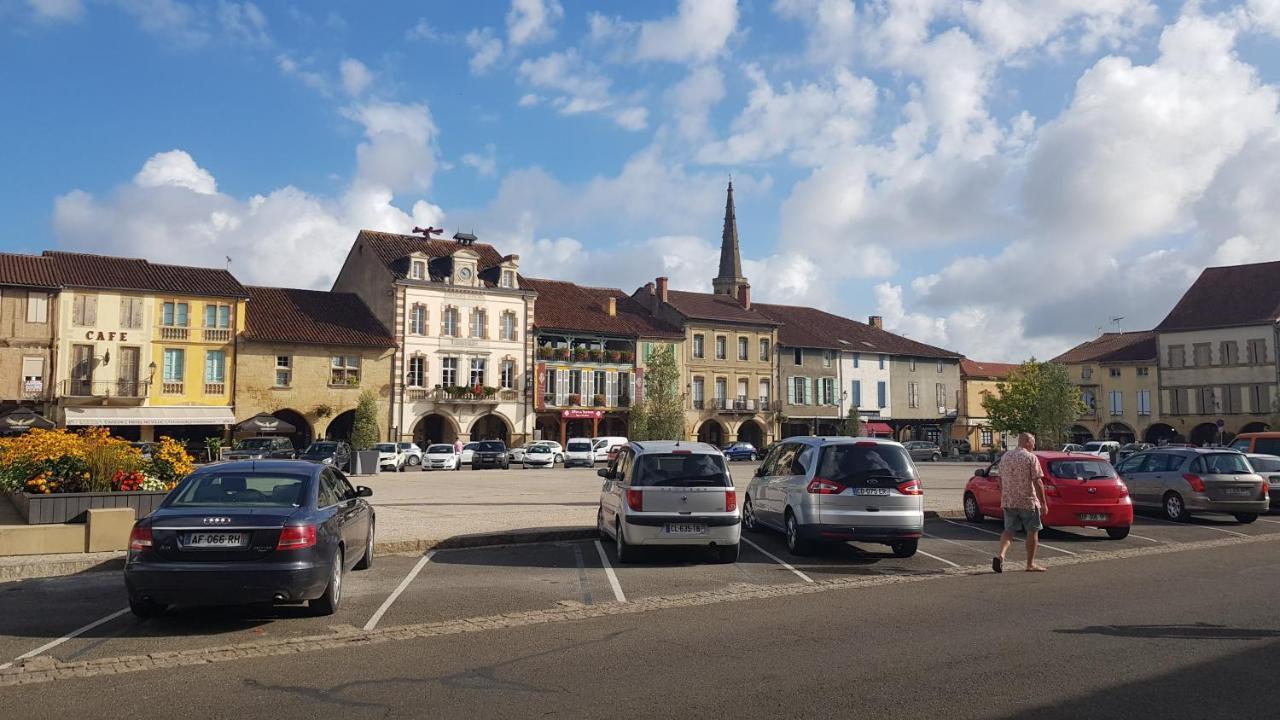 Le Peyroutet Apartman Cazaux-Villecomtal Kültér fotó